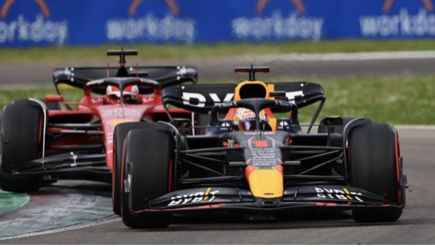 ¿Se ha decantado la ventaja hacia Red Bull tras el Gran Premio de Emilia Romagna?
 Después de todo el debate en las tres primeras carreras, y ahora que el marcador marca un 2-2 en las apuestas ganadoras de Charles Leclerc y Max Verstappen, ¿se puede decir que el Red Bull RB18.