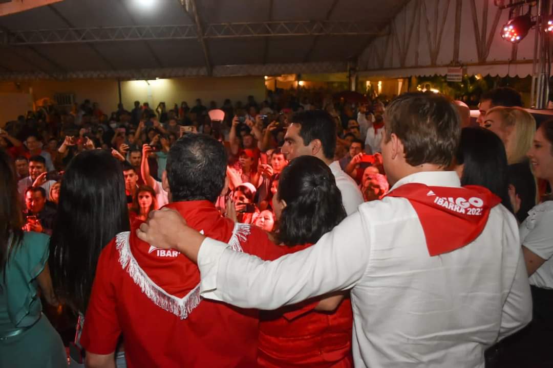 HugoMisionesPy's tweet photo. ¡Caaguazú vibró con el Gran Encuentro Departamental de Fuerza Republicana! Junto al presidente Marito Abdo y JuanMa Brunetti sentimos el calor del pueblo. Gracias a Hugo Ibarra - Diputado Nacional por ser anfitrión de una noche inolvidable de auténtico coloradismo 🚩 https://t.co/tLnUlpRGID