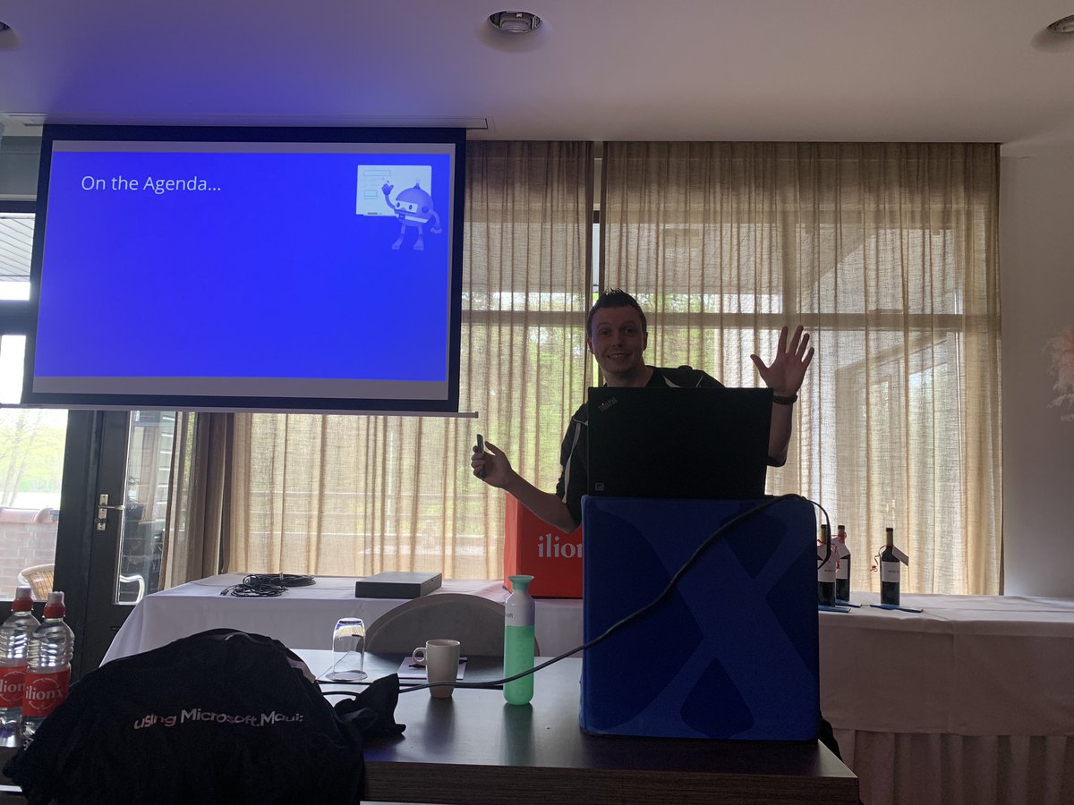 RichardFresow's tweet photo. .NET MAUI op de #ilionxDevDays door @jfversluis die er zichtbaar zin in heeft. https://t.co/IqUdhnnbpV
