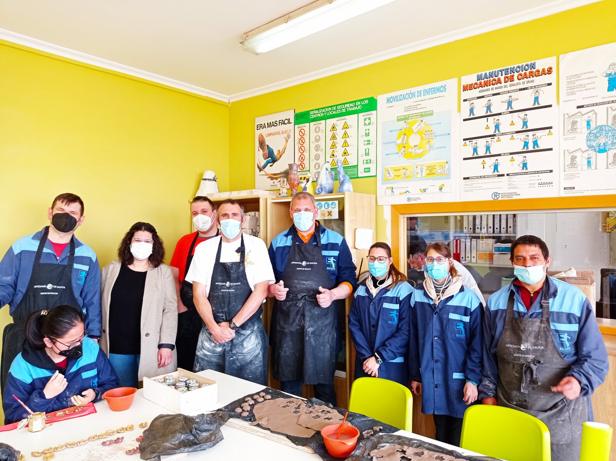 eusonfundacion's tweet photo. Encántannos as visitas que veñen cargadas de moita enerxía positiva! 🤩 

#fundacioneuson #creandomomentos https://t.co/4kQEbaKDC4
