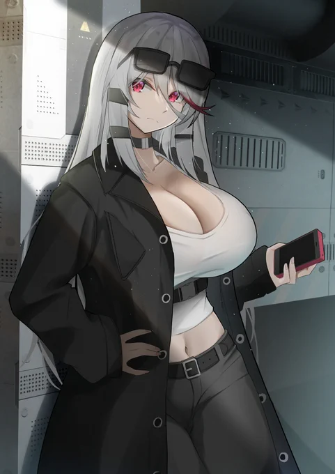 待機中の銀髪美少女🌃 