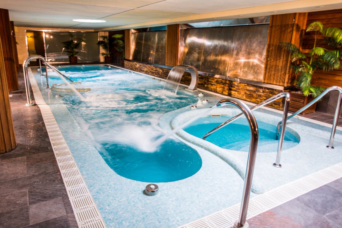 Acabar la semana con una sesión de spa no está nada mal, ¿verdad?🧖‍♀️💆‍♂️

Wrapping up the week with a Spa Sesh can't be that bad right? 🧖‍♀️💆‍♂️ 

#instagood  #photooftheday  #benidorm  #vacacionesenfamilia  #spatime  #yogarelaxweekend  #pooltime