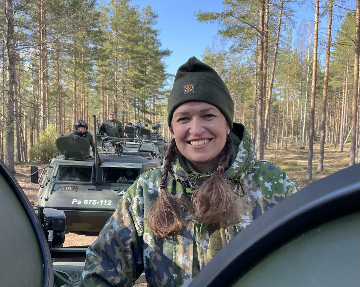 Valtakunnallinen maanpuolustuskurssi takana - ikimuistoinen kokemus. Kurssin hyöty juuri tässä hetkessä on merkittävä ja oli hienoa jälleen kerran huomata, miten hyvin Suomi on varautunut. Lämmin kiitokseni. #MPK234 on ehdottomasti parhaita kursseja koskaan - ja yhteistyö jatkuu!