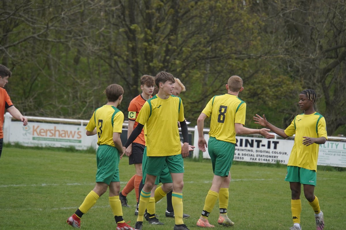 ESPFAcademy's tweet photo. 📸#MatchweekTwentySeven Photographs

@brighousetownfc  v @RuncornLinnets 

FULL ALBUM: https://t.co/elEDrw6M0P

North Cup
Date: 28/04/2022
FT: 0-9

#Study #Train #Represent #Matchday https://t.co/IdEAHq0stf