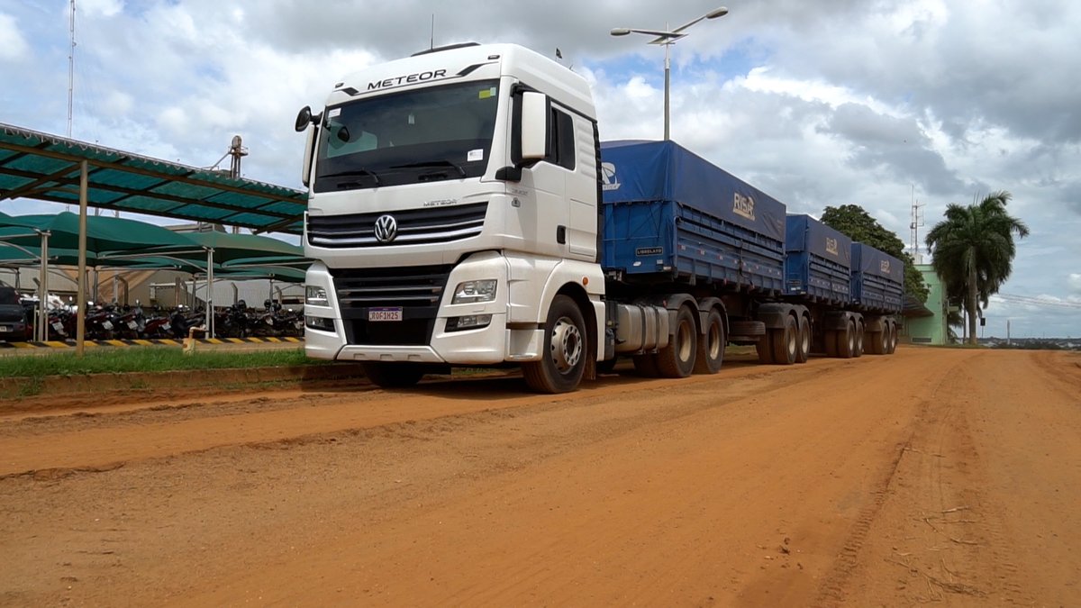 vwconews_br's tweet photo. Com alta no agronegócio, Risa S/A investe em 50 caminhões VW!
Saiba mais no https://t.co/hMZUo5siyI.
#vwco #vwmeteor #tratongroup https://t.co/5McBtqGSN2