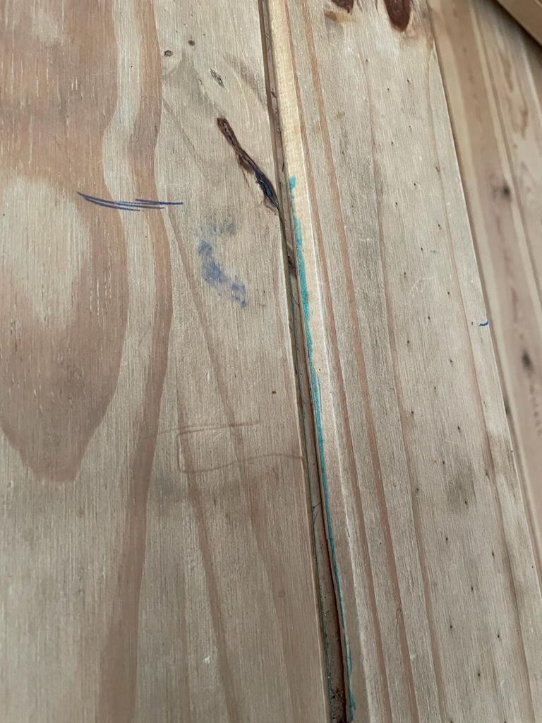 organomised's tweet photo. @a3onlineuk #customerfeedback - this home owner is very unimpressed with your response to damage done to my house by your clients https://t.co/ROzp47vaYE