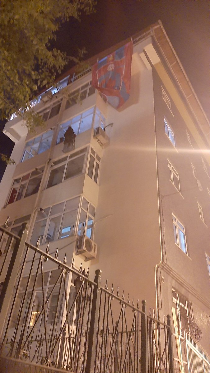 Gece gece bayrak asma operasyonumuz başarıyla sonuca ulaşmıştır.