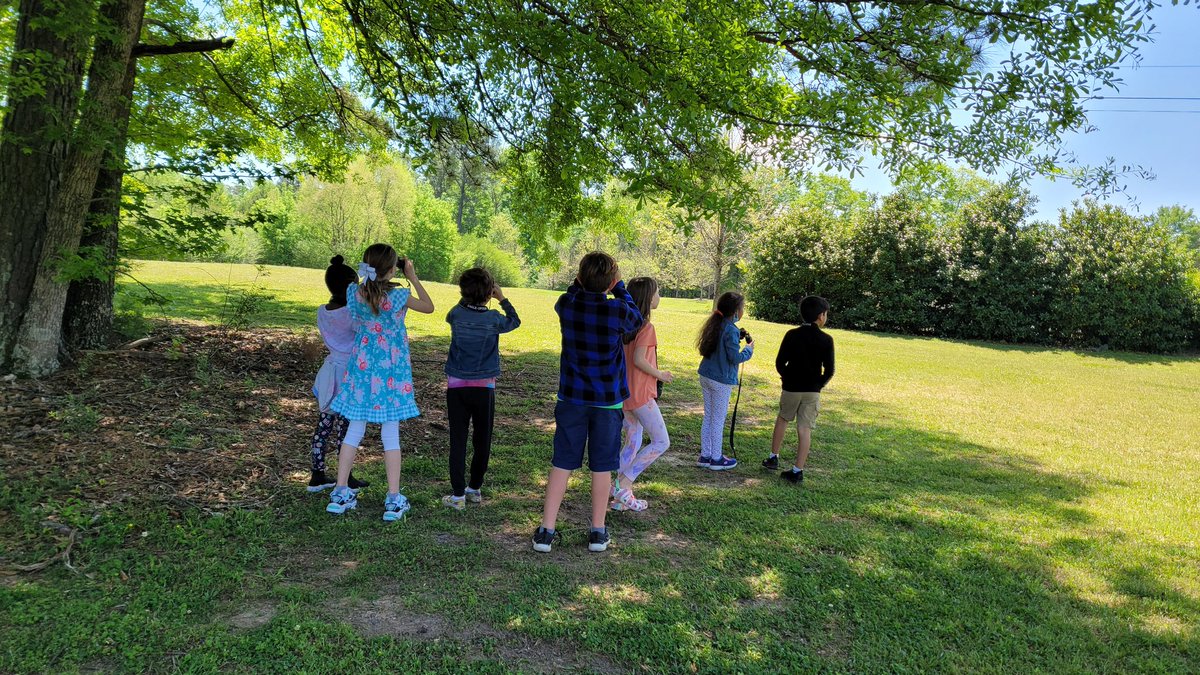 mfoster1704's tweet photo. We had a great week of birdwatching! The students saw crows, wrens, cardinals, bluebirds, a woodpecker and several other kinds of birds. Going on a birdwatching walk after testing is the ultimate activity! @CVESwarriors @audubonsociety @alabamagifted https://t.co/RuznOfF98V