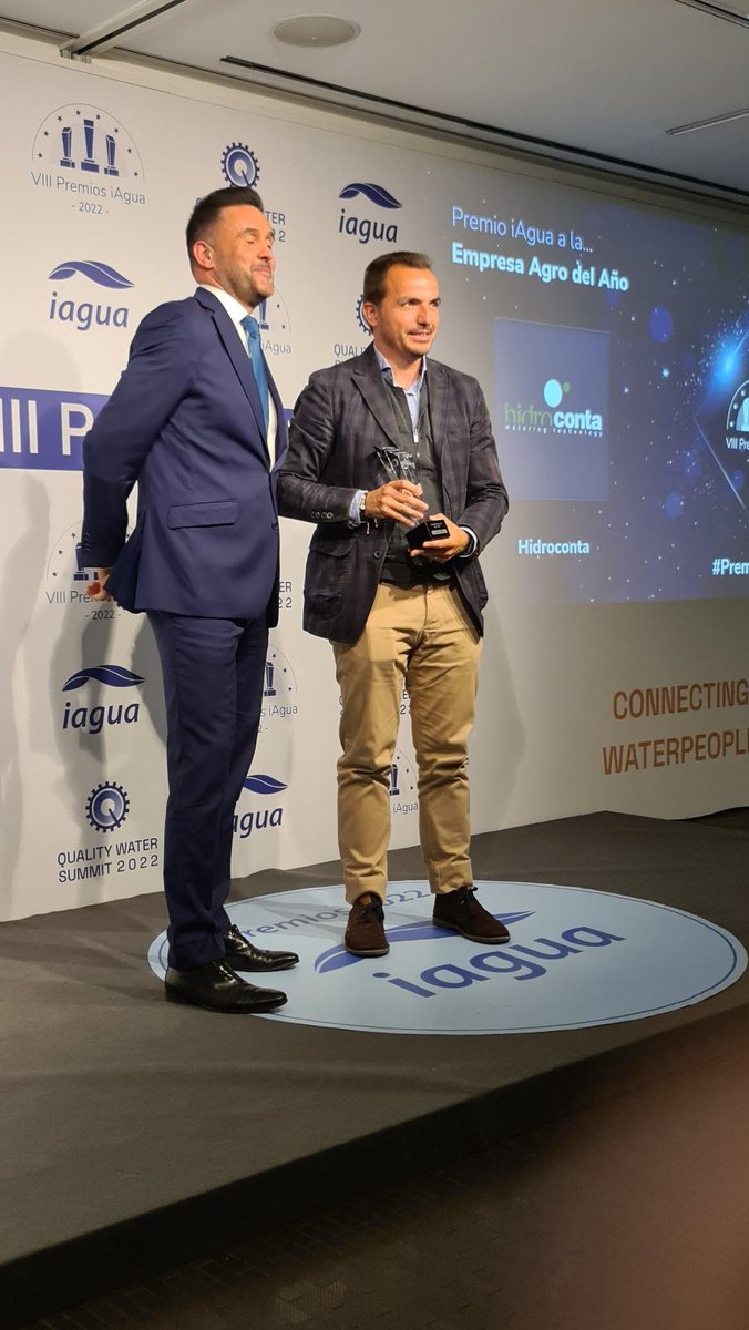 iservia's tweet photo. #Premiosiagua

@amaceira entrega el premio mejor empresa Agro del año para @HidrocontaSA 

Enhorabuena @AlfonsoCorbalan y resto del equipo.

El agua en agricultura es del 75%, y se debe controlar. https://t.co/QC9Lx5TP3G