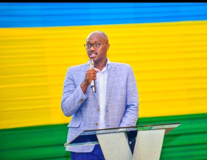 Gasabo_District's tweet photo. Mu #Intekoy'akarere @Gasabo_District , Umuyobozi w'Umujyi wa Kigali @PudenceR yashimye cyane uruhare rw'abayobozi b'Inzego z'Ibanze kuva ku Mudugudu mu kuzuza inshingano zabo;
@gatjmv
@merardmp @Urujeni1 https://t.co/DouIxAmpne