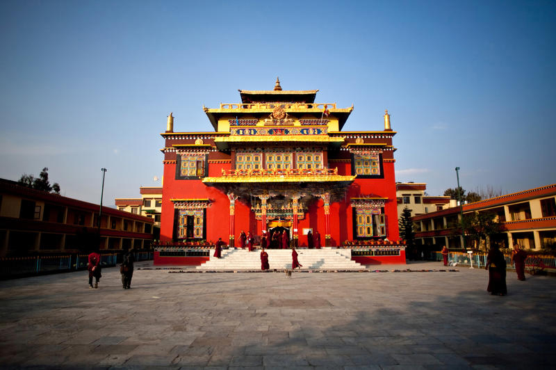 BuddhismTibet's tweet photo. @staceyvv @lotsawahouse @KarunaShechen @ShechenDkf @DKFShechen @constancekassor @H_Buddhism In the 1980s, Dilgo Khyentse Rinpoche transplanted the rich tradition of the original #Shechen #Monastery  to a new home near the great Stupa of #Boudhnath in Kathmandu, #Nepal . https://t.co/HRqtEne5UG