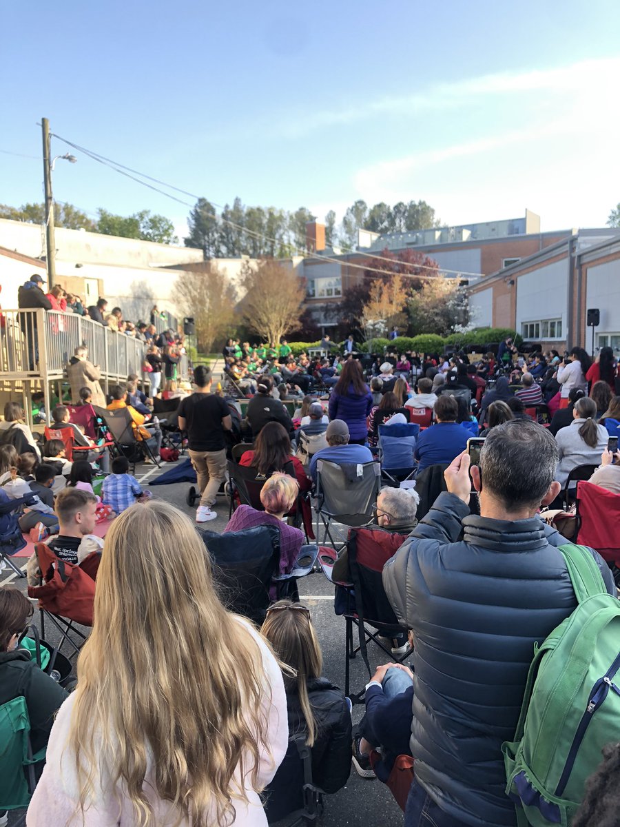 What a day yesterday! Field trip to the <a href="/NMNH/">Smithsonian NMNH</a> during the day and violin concert at night 💕 #togetherwegrow #ROAR <a href="/WoodburnES/">Woodburn Elementary School</a> <a href="/WoodburnES_3rd/">Woodburn Third Grade</a>