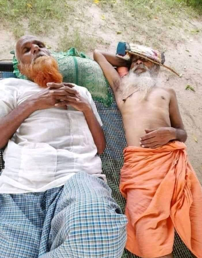 radiowaali's tweet photo. #ShaheenBagh ,  #जागो_हिंदू ,  #MannerlessCM , #HindiIsNotNationalLanguage और  लाउडस्पीकर की आवाज से कहीं बहुत दूर......सुकून की नींद😌❣️ https://t.co/Uzr7EnvN7y