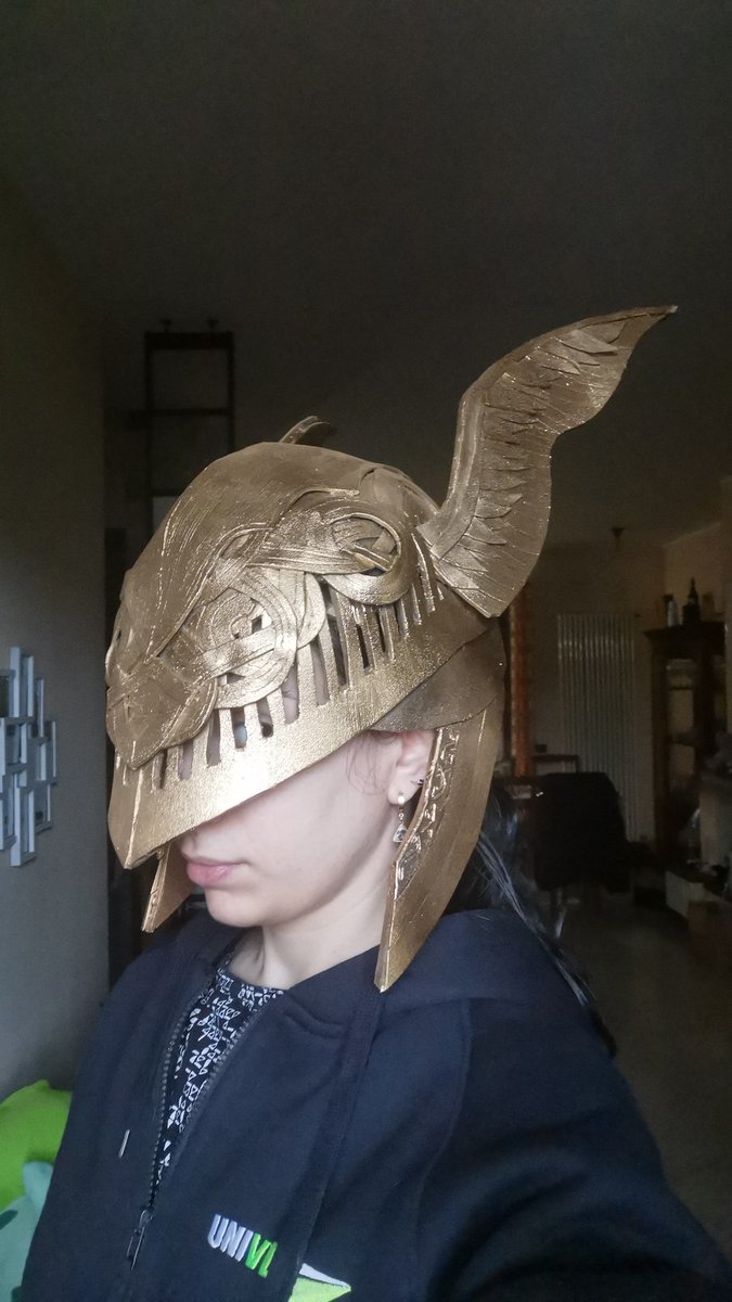 orubecos's tweet photo. Assemblando
#malenia #ELDENRING #helmet #armor #cosplay #cosplaygirl #crafts https://t.co/1PcMw9le7J