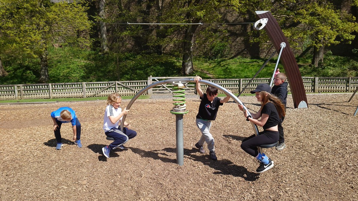 <a href="/newbarns1/">Newbarns School</a>