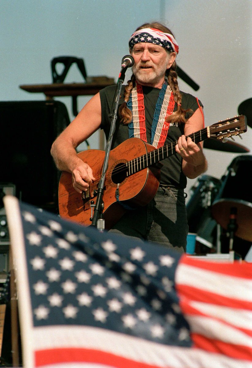 Happy Birthday To Willie Nelson!
@WillieNelson 
@SXMWillie