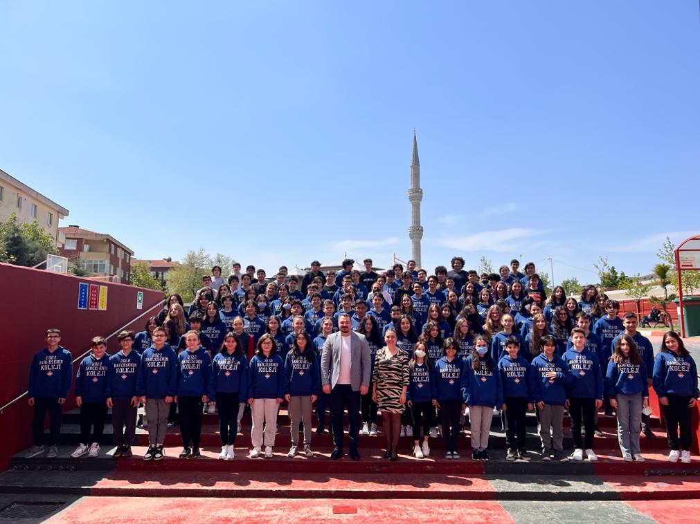 Bahçeşehir Koleji Beylikdüzü Kampüsü mutlu bayramlar diler. 🍬🍬🍬 @TamerrAktas