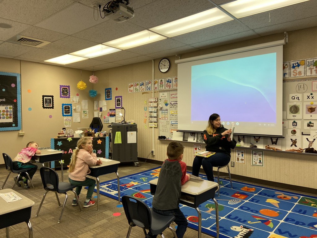 PES_Penguins's tweet photo. BEAR Week  - More Celebrity Readers https://t.co/es6ejVRZU5