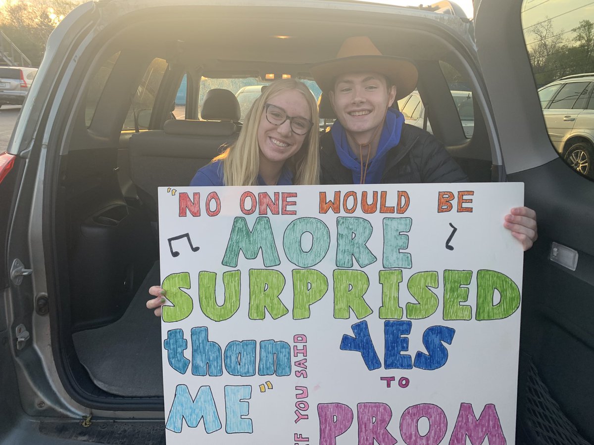 2022BCHSprom's tweet image. Charlie Biggs and Alex Teed are going to be a 🎶DANGEROUS🎶 duo on the dance floor!!🤠🥳🤩🌟😈