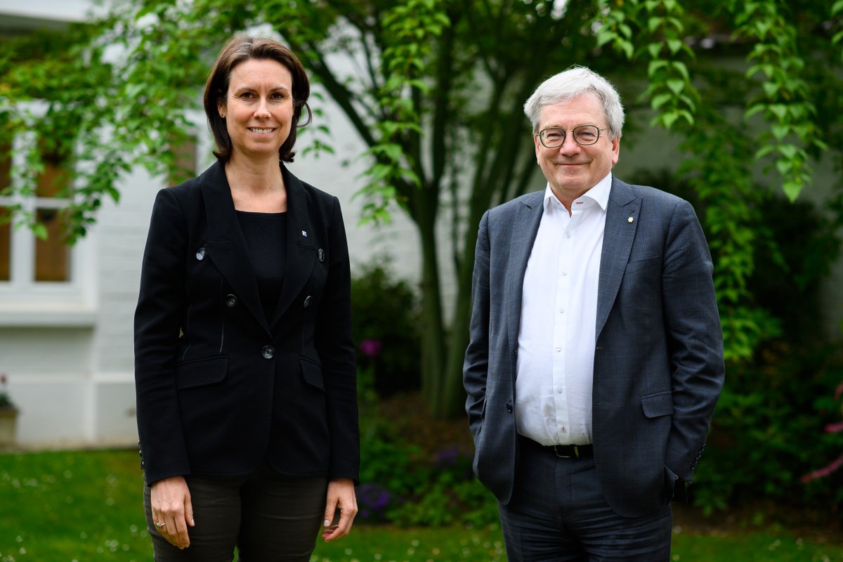QuebecBeneluxUE's tweet photo. Rencontre du @SciChefQC avec la Déléguée générale @GenBrisson.  Avec notre attaché à la #recherche et l’#innovation, @A_Patrocinio, nous sommes toujours très fiers d’accueillir le scientifique en chef du Québec et de l’accompagner dans ses missions au Benelux et auprès de l'UE.🤝 https://t.co/d4jt86HAix