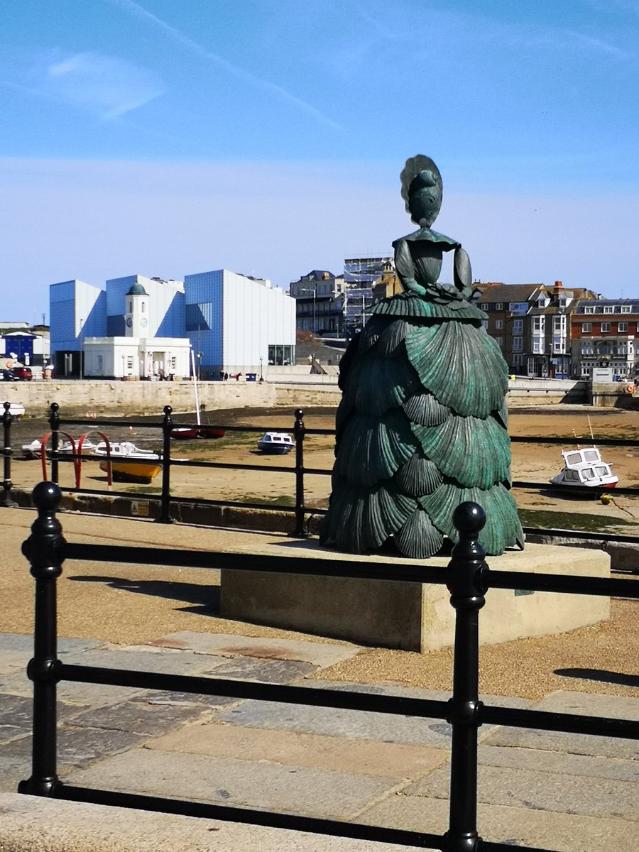 GaryEva04679693's tweet photo. Shell Lady, Turner Contemporary Margate #margate #turnercontemporary #harbourarm #shelllady https://t.co/nZwcE7JdYy