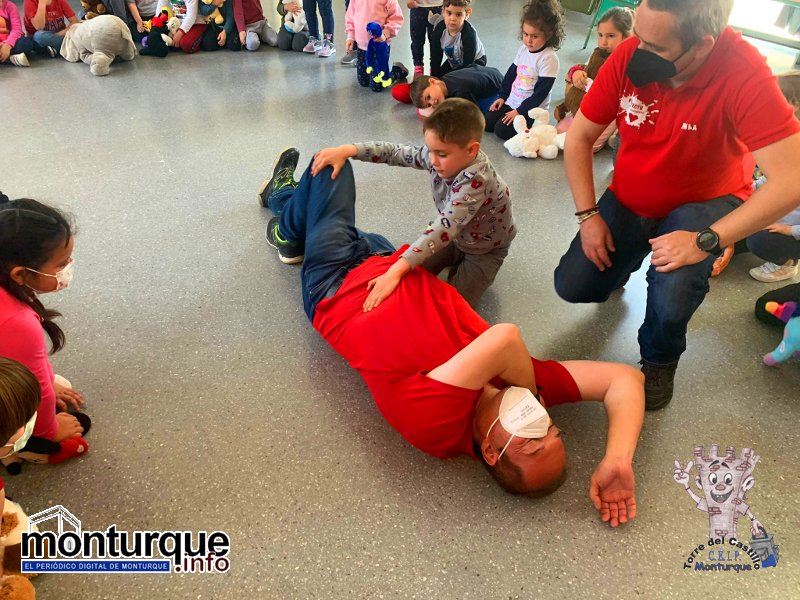 Los más pequeños del #CEIPTorreDelCastillo participan en un #Taller de #PrimerosAuxilios

Más #Información en nuestro #periódico 🗞: monturque.info/los-mas-pequen…
#MonturqueInfo 📰