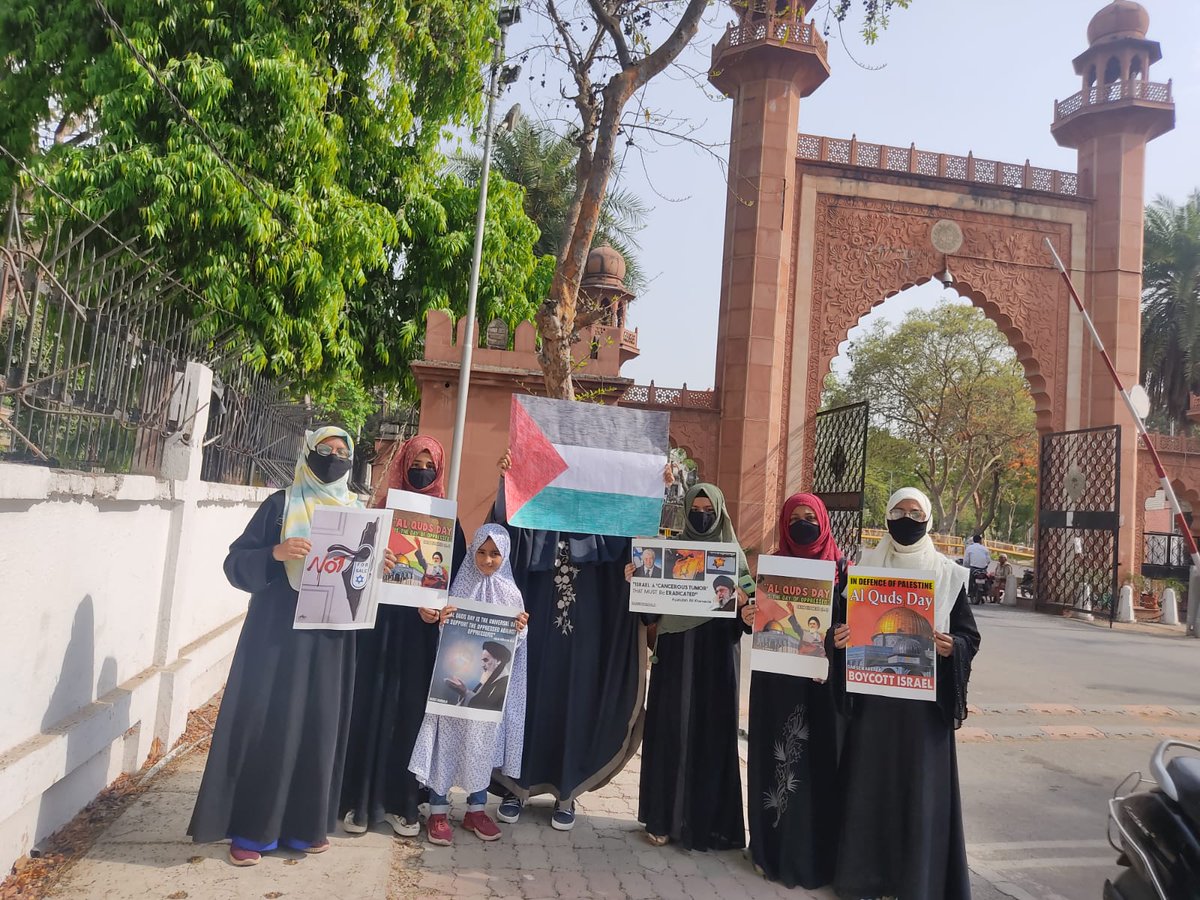 AleenaNaqvi71's tweet photo. We Stand in solidarity with palistine
#FreePalestine 
#FlyTheFlag 
#quds2022 https://t.co/EeShrcVnYY