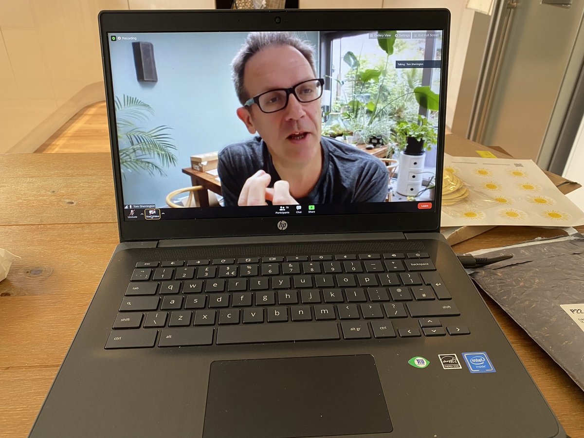 CsargeyG's tweet photo. @teacherhead in action as I’ve logged in for today’s training. Participants have been in breakout rooms and are now feeding back key points. Super interactive and great focus on considering individual contexts. #trainingtrainers https://t.co/mSWtRre1yA