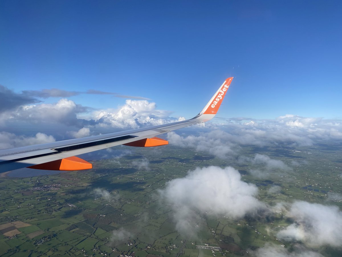 #wingfriday Little bit of drag required.  Geeky observation: If you look very closely you can see the Aileron providing teeny-weeny bit of extra drag.