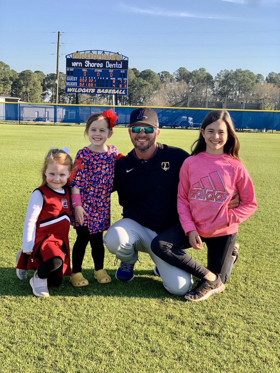AllisonHathcox's tweet photo. Happy Birthday @JBerrian14 the best man and Dad I know! We are so thankful for Uncle Johnny! https://t.co/KyvJHUh46P