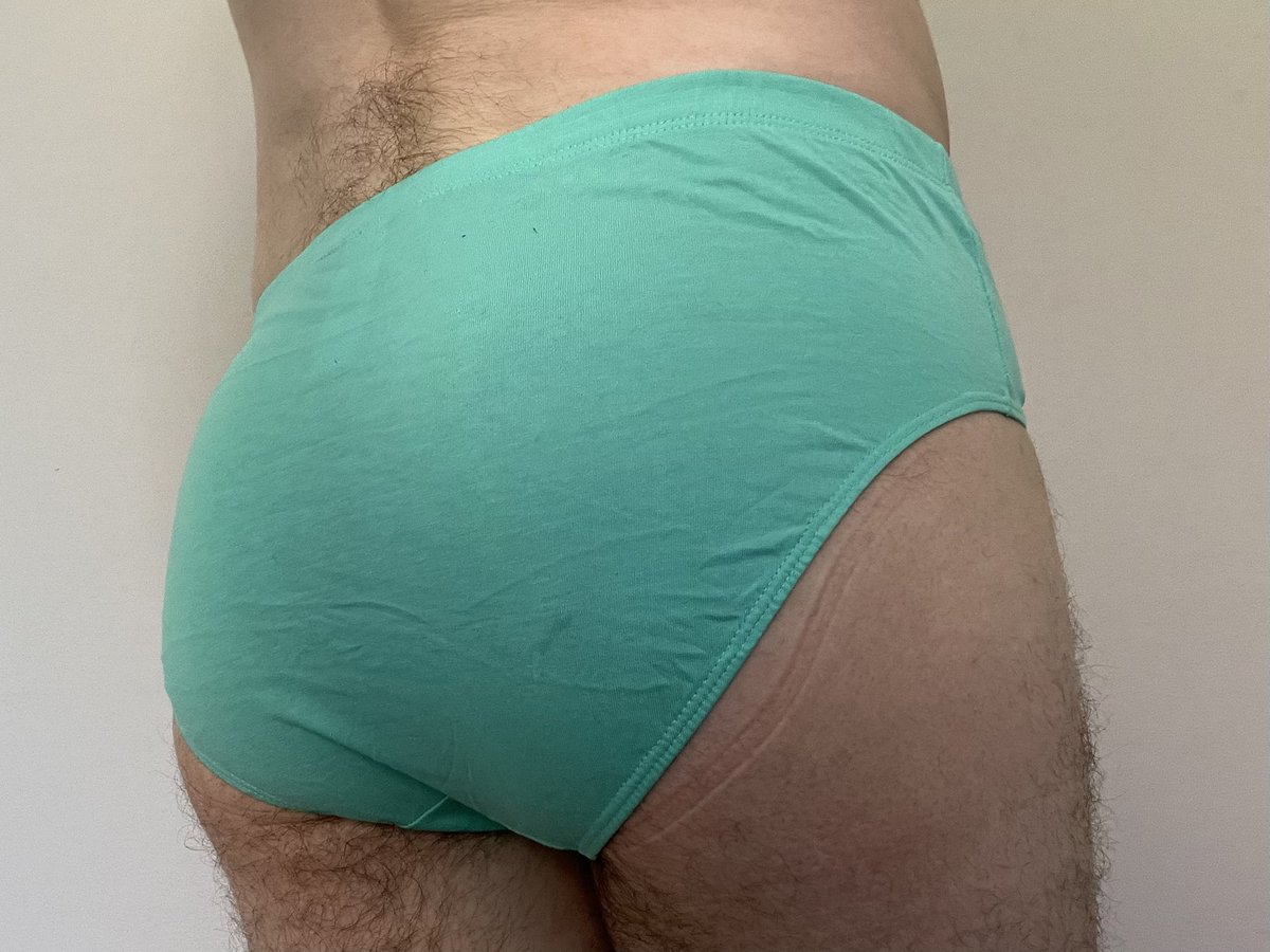 briefguy78's tweet photo. It’s sunny today 🩲 These briefs are such a cute colour ! https://t.co/5mkE7H98cM