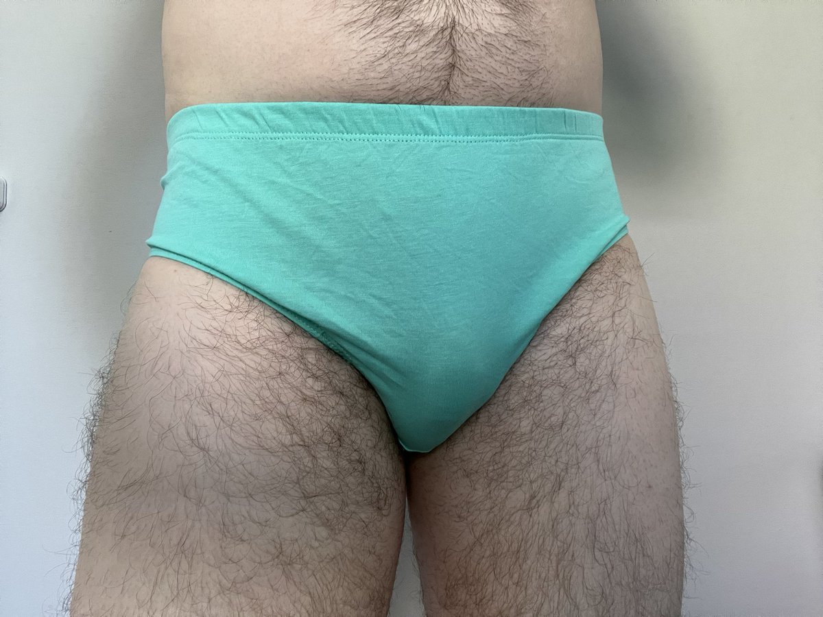 briefguy78's tweet photo. It’s sunny today 🩲 These briefs are such a cute colour ! https://t.co/5mkE7H98cM
