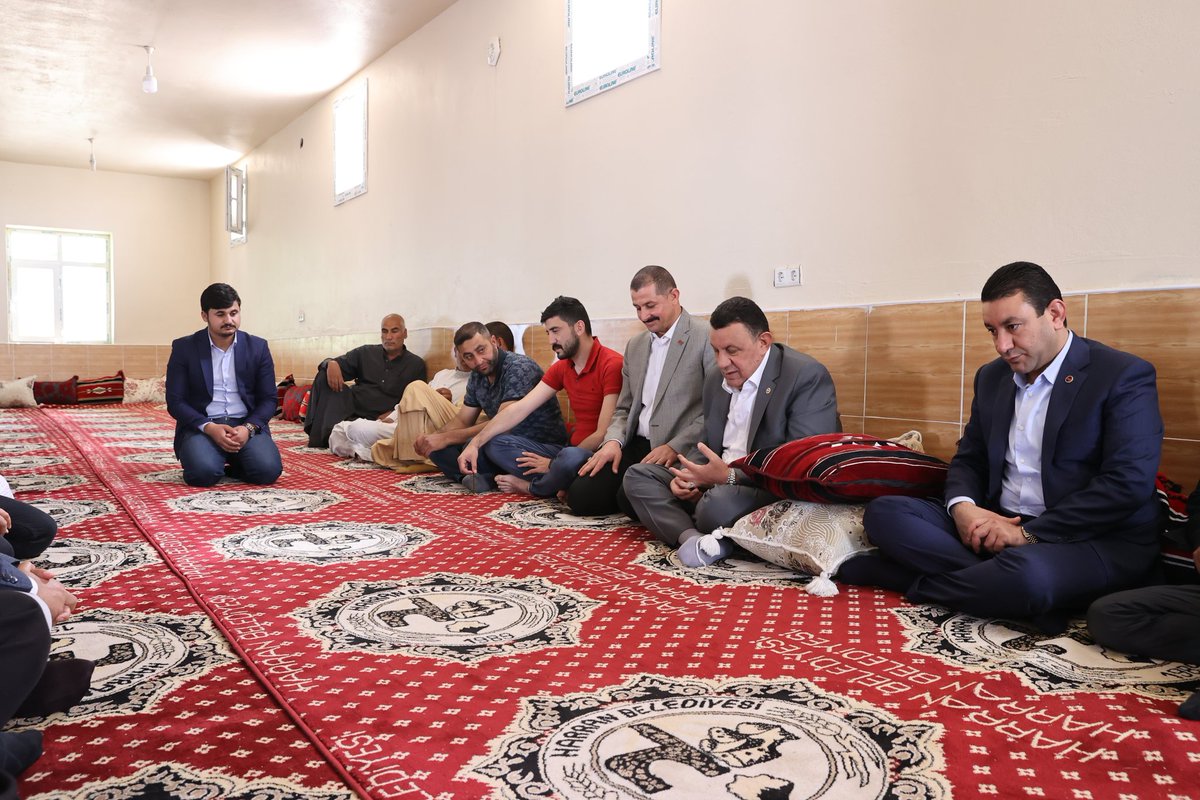 mahmutozyavuz's tweet photo. MHP Şanlıurfa Milletvekilimiz Sn.İbrahim Özyavuz ile beraber Ünlü mahallemizde "Kızılkaya" ailesine taziye ziyaretinde bulunduk.

Merhuma Cenab-ı Allah'tan rahmet ailesine sabır ve başsağlığı diliyorum. https://t.co/f8fBuCue7x