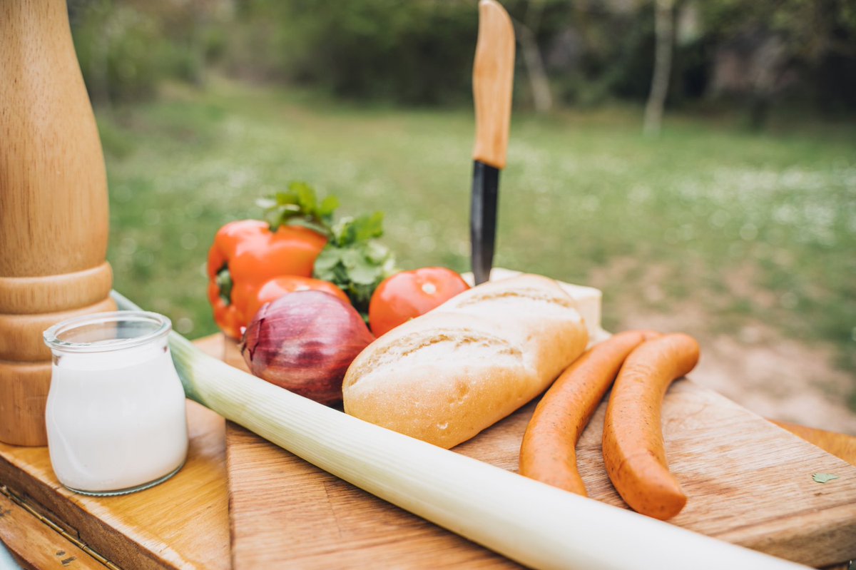 piperbeltz_'s tweet photo. ¡Nueva #PiperReceta el domingo!
En #Piperbeltz os proponemos una alternativa al clásico perrito caliente, igualmente sencilla pero mucho más suculenta, ¿te la vas a perder?
#piperbeltz #wildcooking #PiperCarro https://t.co/1u8d5PxwCS