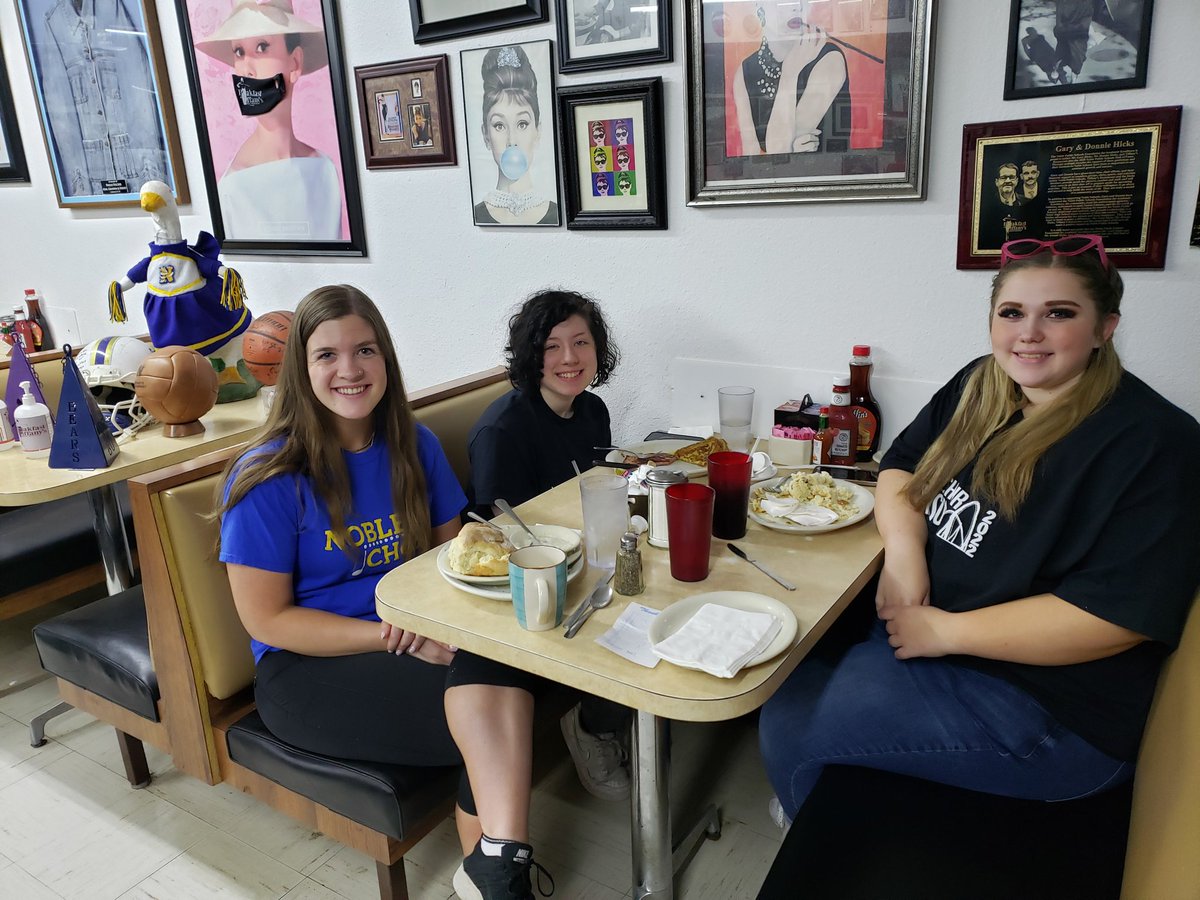 Tiffany’s Restaurant tweet media