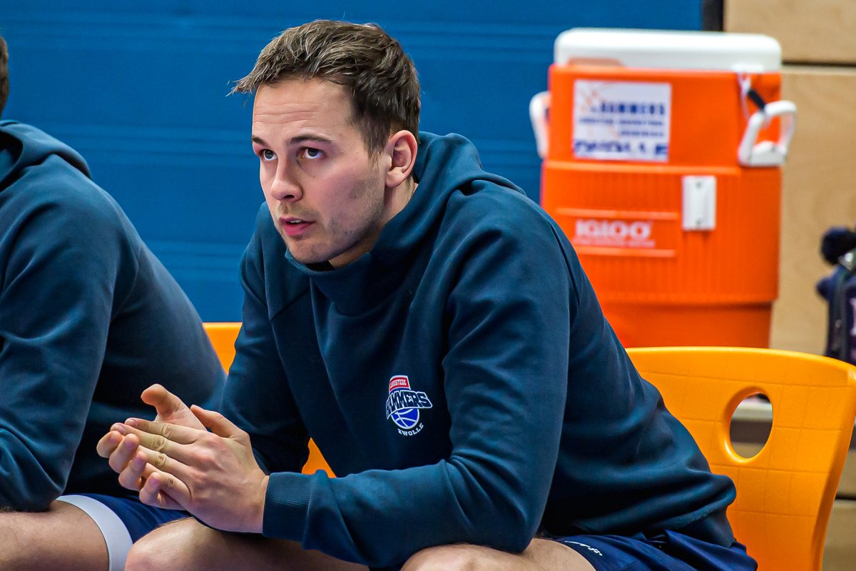 ɪɴғᴏʀᴍᴀᴛɪᴇ ᴀғsᴄʜᴇɪᴅ ɴɪɢᴇʟ ᴠᴀɴ ᴏᴏsᴛʀᴜᴍ!

👉 Ceremonie start kort na de wedstrijd
👉 DJ in het Sportcafé
👉 Tickets: landstedehammers.nl/tickets

Ben je vanavond in <a href="/LandstedeSport/">Landstede Sportcentr</a>? Blijf dan na de wedstrijd rustig zitten! 😉

#Hammertime