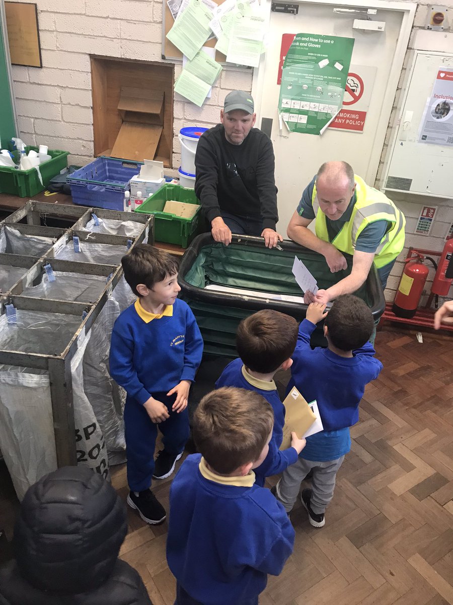 nenaghcns's tweet photo. Thanks so much to the staff at Nenagh Post Office for showing Junior Infants and Chatty Kids around the post office and sorting room today. The boys had a blast #postoffice #anpost #ourcommunity #peoplethathelpus @Postvox @TipperaryETB https://t.co/UzsZ2B86uw