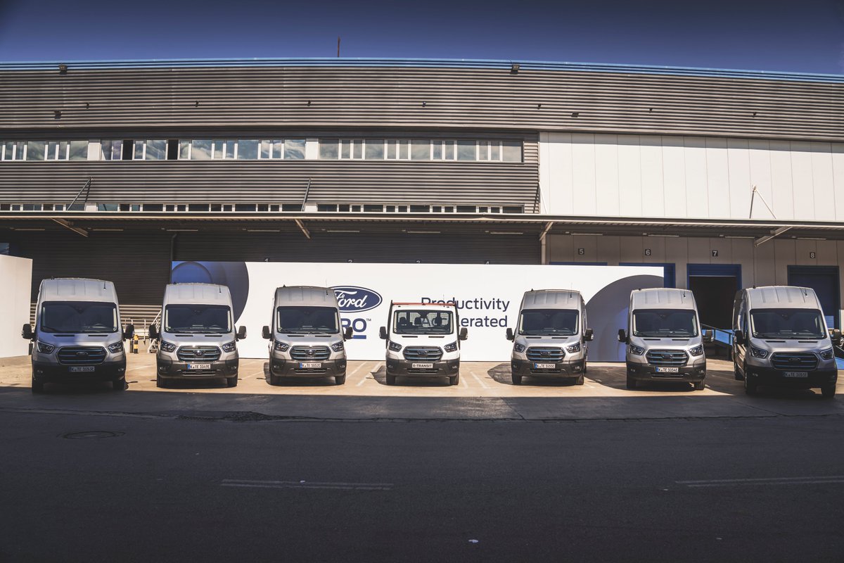 FordNewsEurope's tweet photo. ⚡ Productivity accelerated.
Here's a behind the scenes look at #FordPro in Barcelona this week.
Explore more Ford Pro on our #FordBlog. https://t.co/ORdcPToFzb
#CV #EV https://t.co/hlDOf02uU8