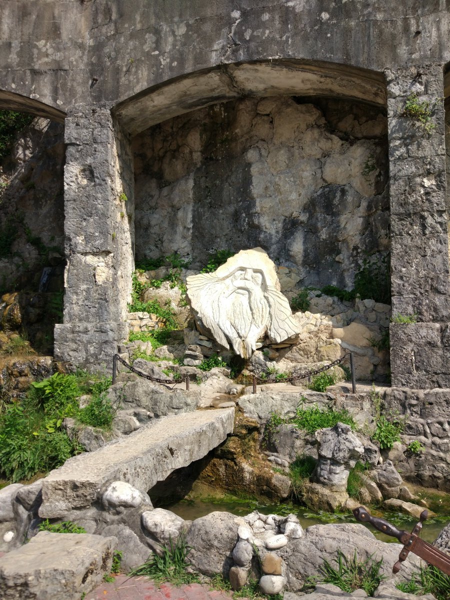mapscores's tweet photo. Sculptures, New Athos, Abkhazia (Caucasus)

📸: Andrey Firsov

#potd #photooftheday #history #culture #architecture #travelphotography #travel #mobilephotography https://t.co/BQU8ZPOxOc