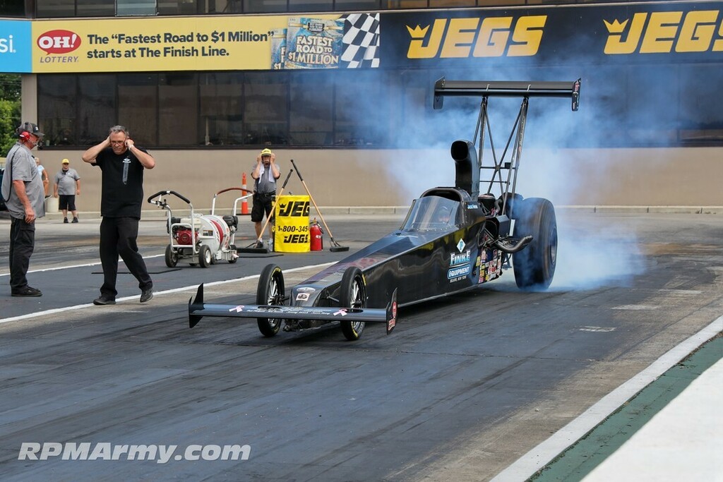 Top Alcohol dragster warming the tires during JEGS SPORTSNationals at National Trail Raceway
@finke.racing 
#nhra #nhradragracing #nhranationals #nhradiv3 #lodrs  #speedweek #jegs #jegsperformance #topalcohol #topalcoholdragster #dragster #dragsters #dragracinglife #dragraci…