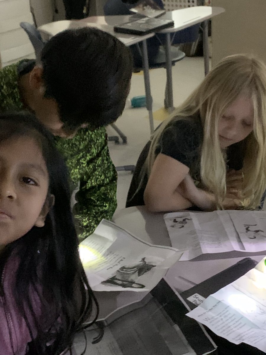 pmiller803's tweet photo. Poem in Your Pocket Day fun @Springdalewcola @LexingtonTwo https://t.co/CEbll3LrxL