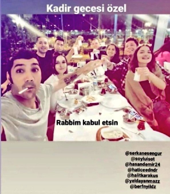 bsr_suat's tweet photo. Hala #Pegasus bunları raki içti diye kovdu sanan salaklar var. Tabiki içebilirsiniz Hristiyan ateist bile olabilirsiniz ama Müslüman bir ülkede en mübarek sayılan bi güne saygısızlık yapamazsınız kendi milletine saygısı olmayanın işine de saygısı olmaz!! https://t.co/2DrWs8Bq0H