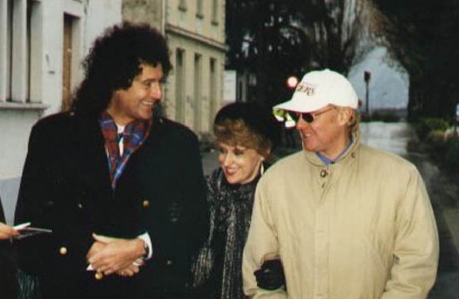 Happy bday anita dobson!!  