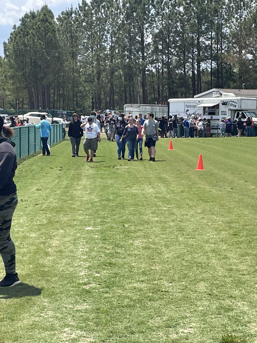 Military_ACPSD's tweet photo. @WSHSWarEagles @AikenPublicSch What a way to end the Month of the Military Child @WSH.  Campus wide Walk-a-Thon grade competition. Great job Trina Springs, Col. Joye and Mr. Neloms. https://t.co/ZzOhsh9r94