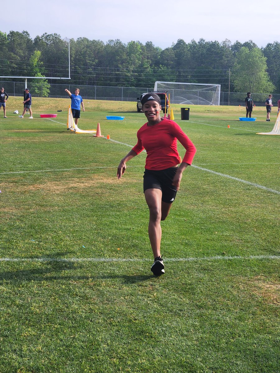 AngelaDexheimer's tweet photo. #fieldday @BMSatRSD2 Team Cardinals Relay Race https://t.co/qjhSnbhPEG