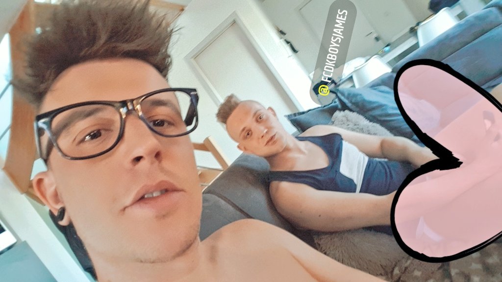 Hii boys!!!??? Add my snapchat ? FCDKBOYSJAMES & join our start of the weekend!!?????? @purelygayporn