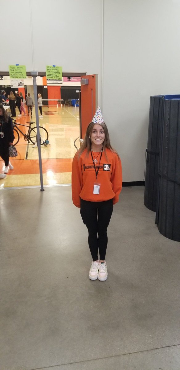 FitnessWchs's tweet photo. Officer Grace is on the job https://t.co/1FlQrDMh3G