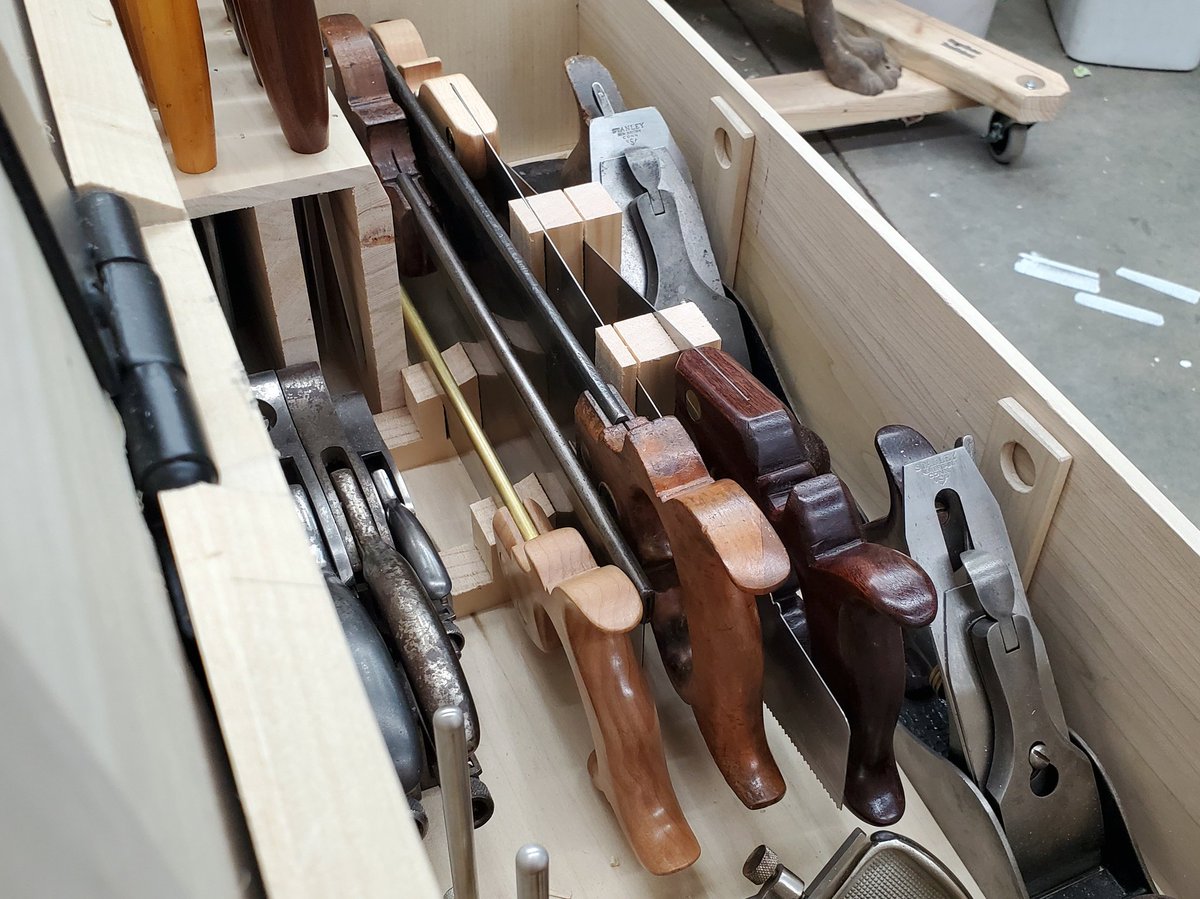 MosquitoMade's tweet photo. For those with toolchests, what do you carry for saws and how? I'm mocking up 2 panel saws (18"), tenon saw, carcase saw, and dovetail saw. It feels like the minimum I'd want, but unsure I like the space it uses
#woodworking #handtools #vintagetools #tools #toolchest #handsaws https://t.co/mwVUFL7G9D
