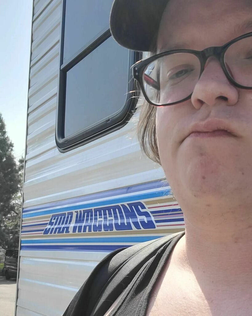 BKMcKee87's tweet photo. 2 set days. Heck yea. Good food for dinner. Pretty easy gig. Just hanging out in line. Did have to smoke a bit but hey, got paid extra for that. So thats cool. 
 #bkmckee #onset #starwagon #catering #herbalcigarettes  #actor #actorslife #laactor #losange… https://t.co/pr8qRlrIzR https://t.co/A8qZYHmkD7