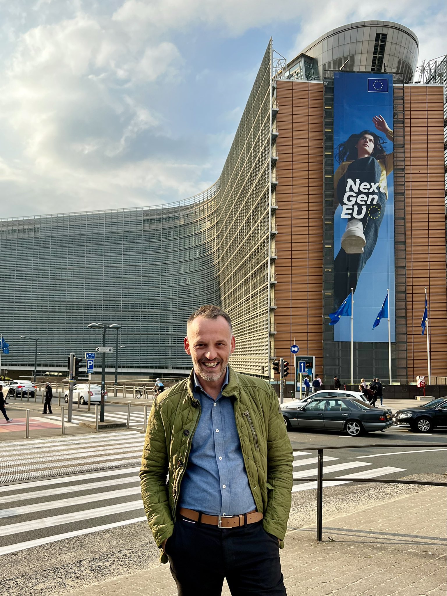 Arben Fetai on Twitter: "Teuta, greetings from Brussels 😁⛔️ https://t ...
